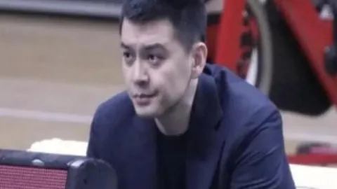 俄媒：前世界第一萨芬加盟卢布列夫教练团队